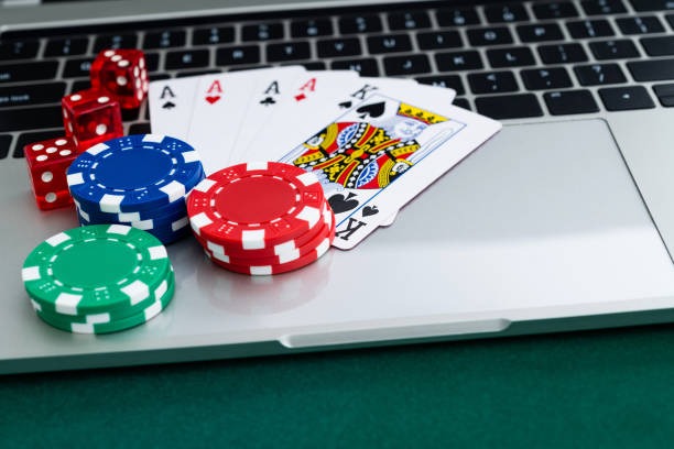 kusumatoto Playtech live-dealer table interface with real dealer and game controls